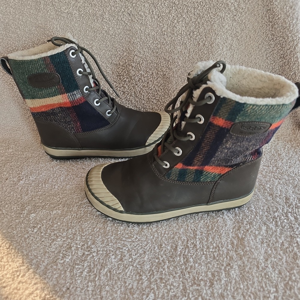 Keen Women's Elsa Plaid Sherpa-lined Waterproof Size 8 Cabin-core Duck Boots